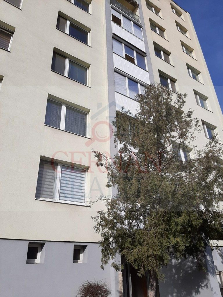Dvoj izbový byt v Trebišove, ulica Komenského, 46 m2 s balkónom, OV