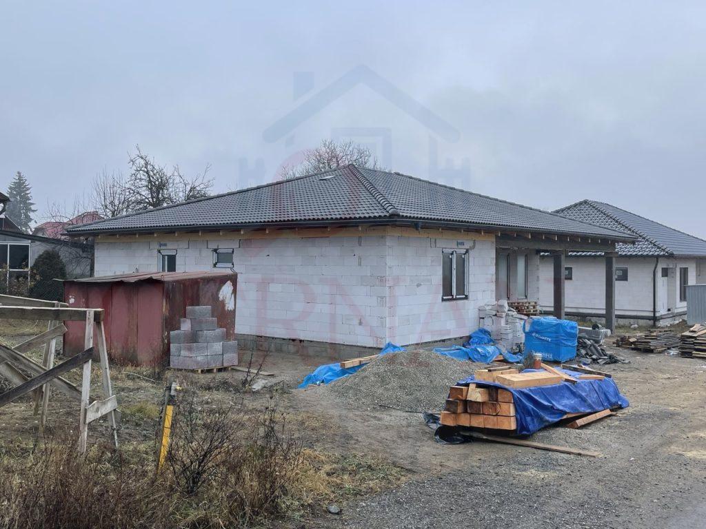 Holodom bungalov 180 m2 Beniakovce 700 m2 pozemok