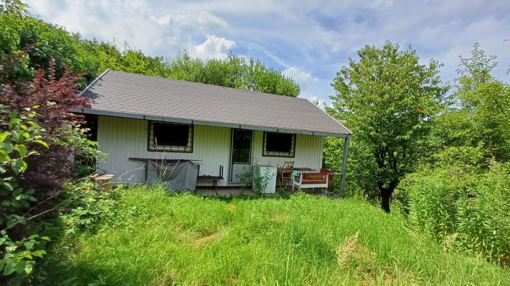 Záhrada 383 m2 s chatou 2izb Košice - Zdoba