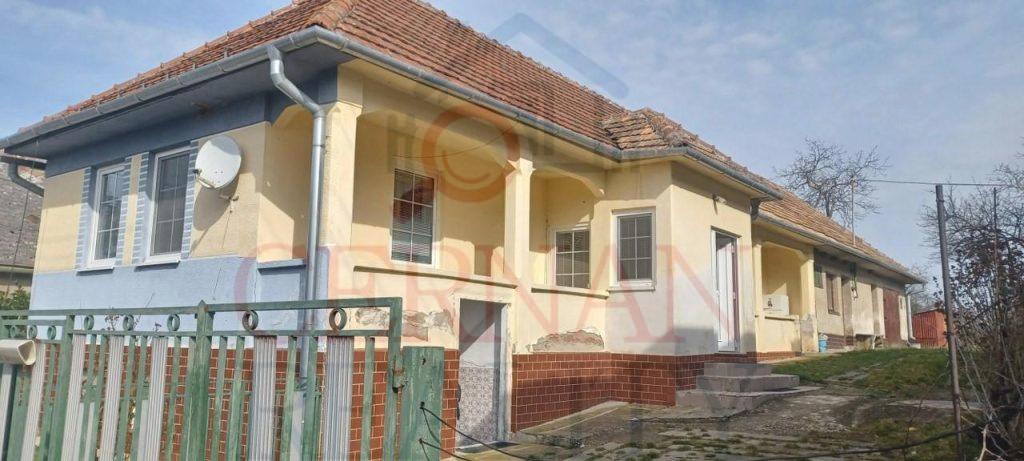 Predaj gazdovský RD Pereš 5izb. 200 m2, 700 m2 pozemok + garáž