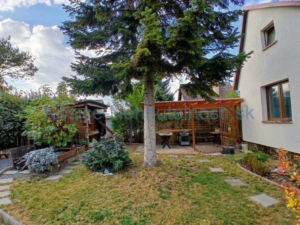 Chata 80m2 so súp. č., IS, pozemok 347m2 – Geča, Košice-okolie